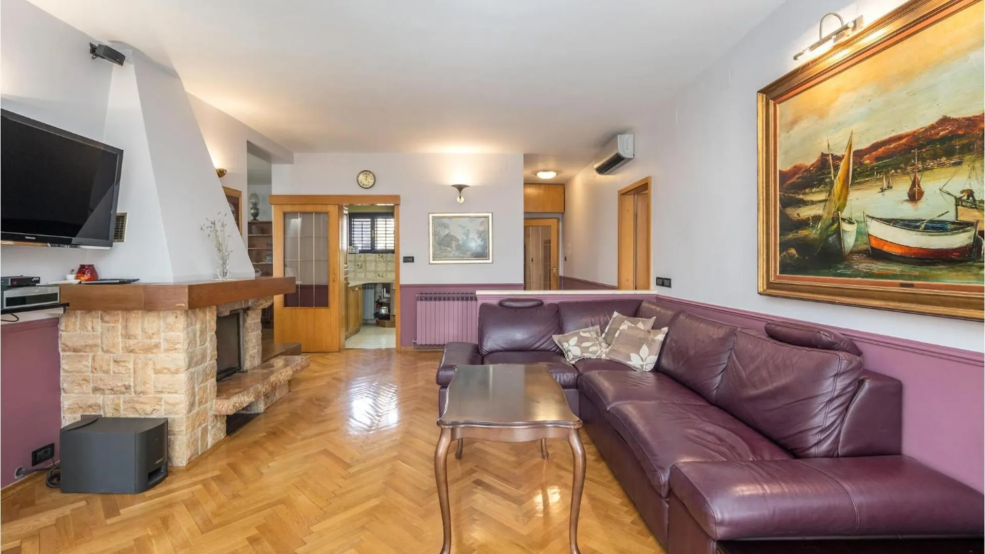 Three-Bedroom Holiday Home In Krk 크르크 크로아티아